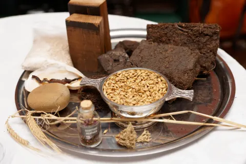 ryan-reynolds-gq-2015-02-4.webp<br />
